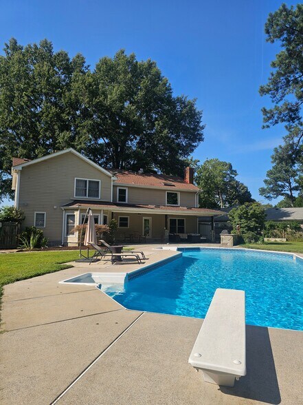 Building Photo - 857 Old Cutler Rd