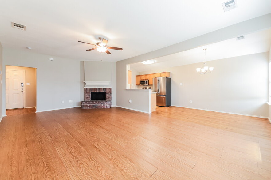 Building Photo - 420 Fireside Pl