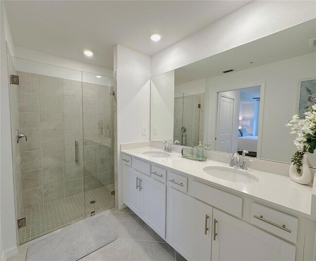 Building Photo - 14221 Heritage Landing Blvd