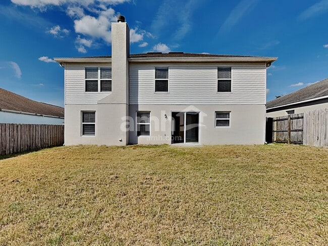 Building Photo - 16000 Wilkinson Dr