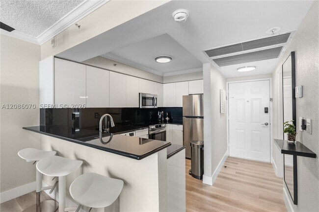 Building Photo - 2501 S Ocean Dr