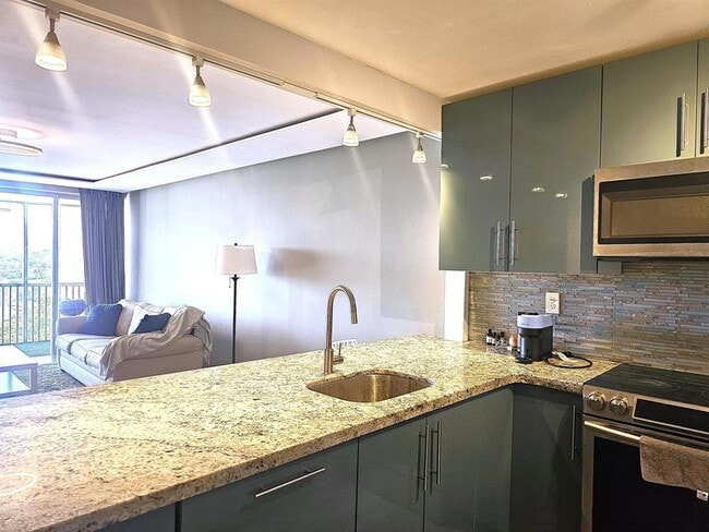 Building Photo - 1780 NE 191st St