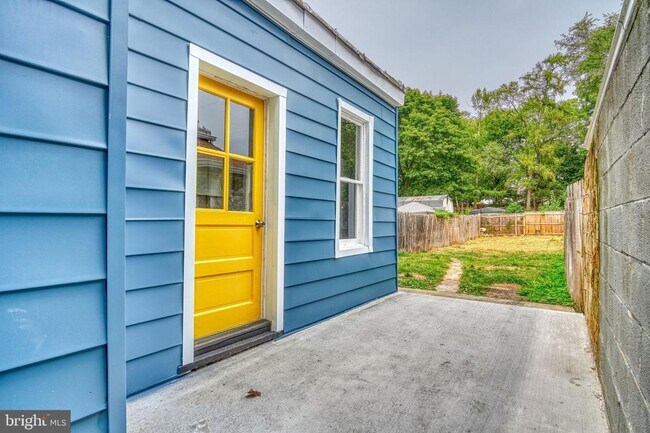 Building Photo - Coming Soon a Spacious Four Bedroom Home i...