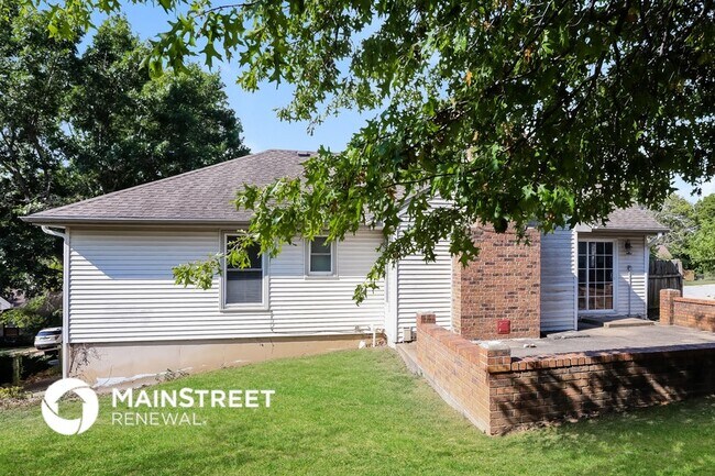 Building Photo - 2405 Bridger Dr
