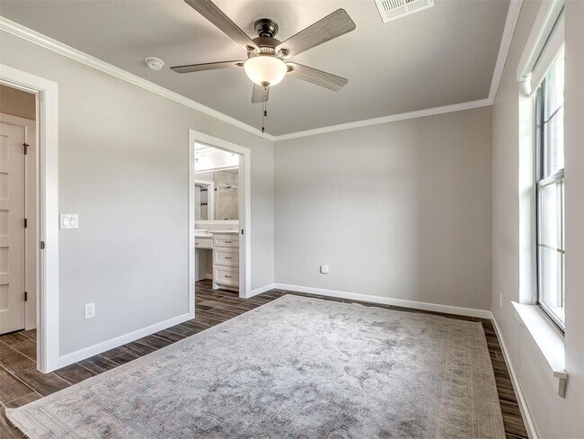 Building Photo - 4001 Timber Valley Dr