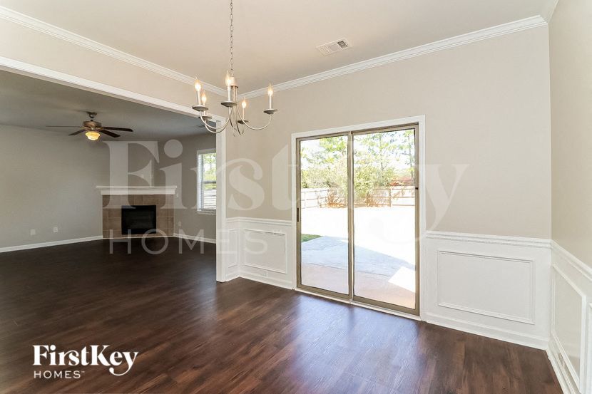 Building Photo - 193 Palisades Dr