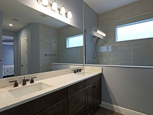 Building Photo - Daniels Place Short Term Rental