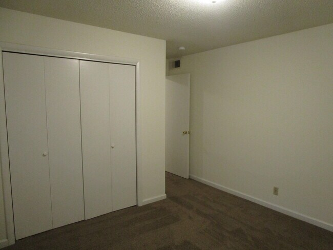 Building Photo - 3109 Pioneer Dr