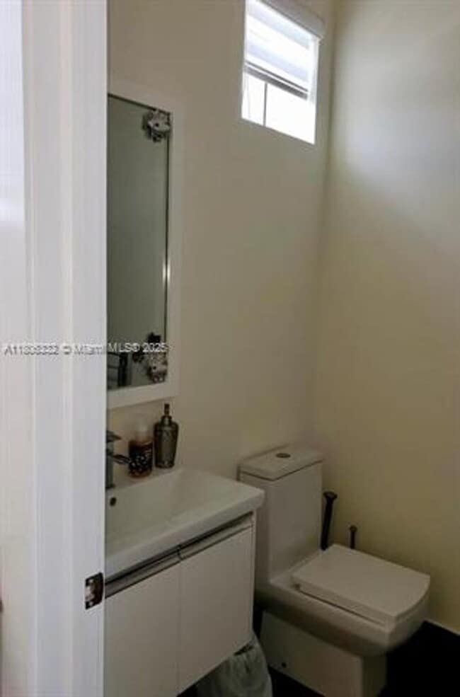 Building Photo - 6660 NW 105th Ct