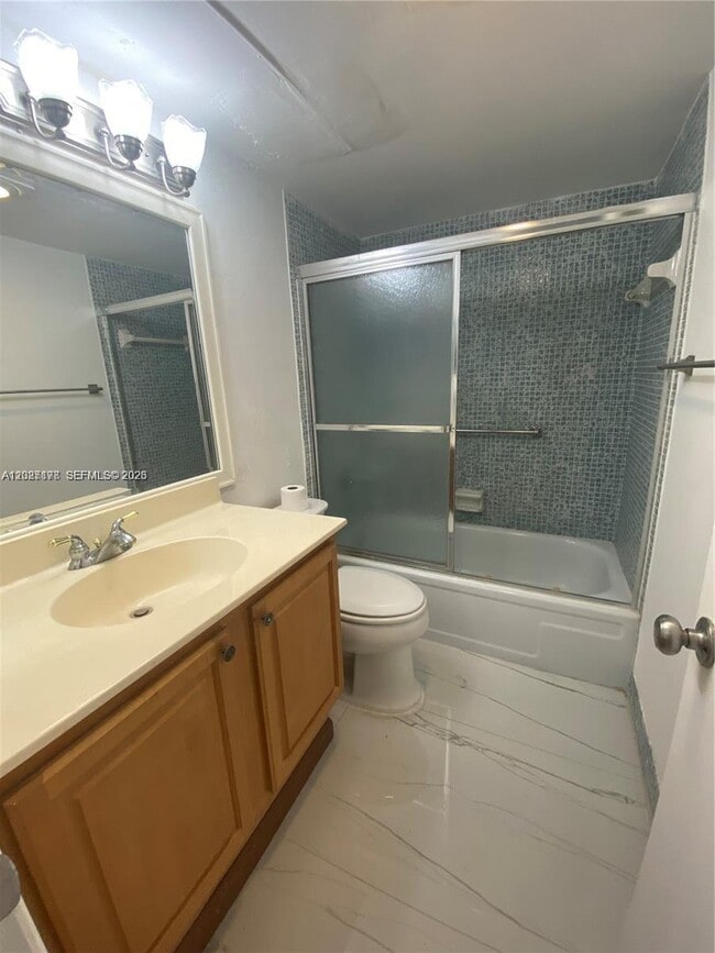 Building Photo - 111 Tilford F