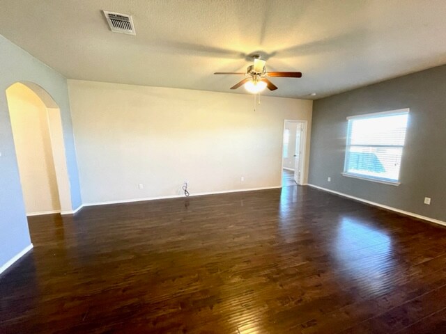 Building Photo - 2716 Samson Dr