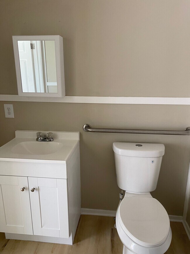 Building Photo - 8018 Grady Dr