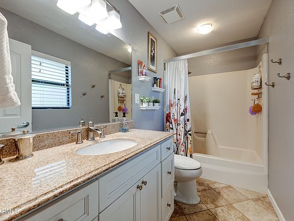 Building Photo - 15714 Chicory Dr