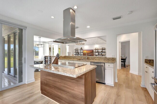 Building Photo - 11839 Pebblewood Dr