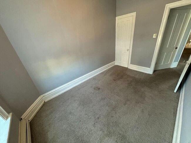 Building Photo - 54 Bloom St