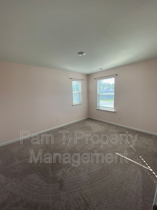 Building Photo - 124 Troupe Dr