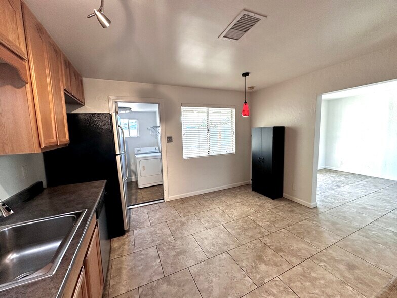 Building Photo - 1351 W 10th St