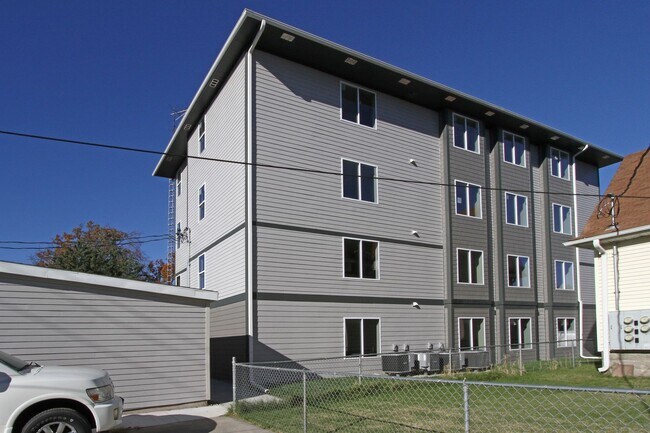 Building Photo - 1515 F St