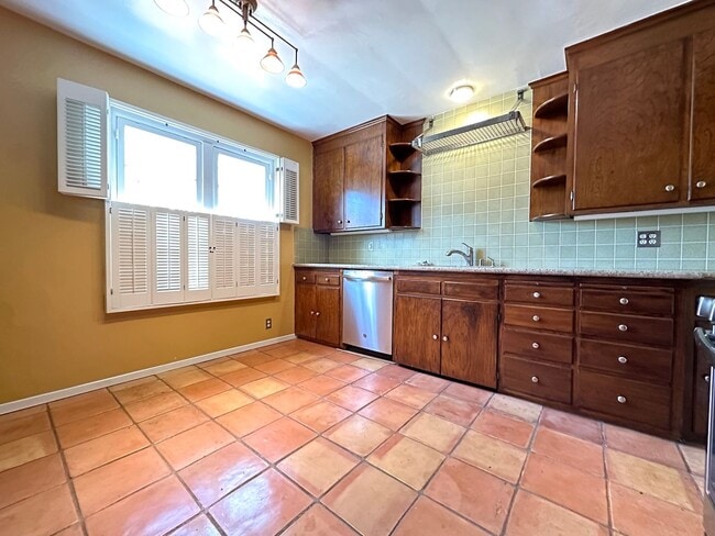 Building Photo - 6233 Commodore Sloat Dr