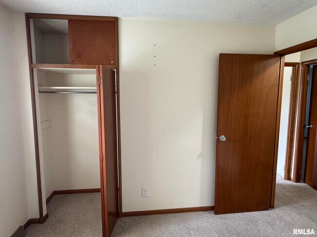 Building Photo - 2107 Tanglefoot Ln