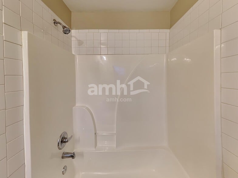 Building Photo - 2321 Devonshire Dr