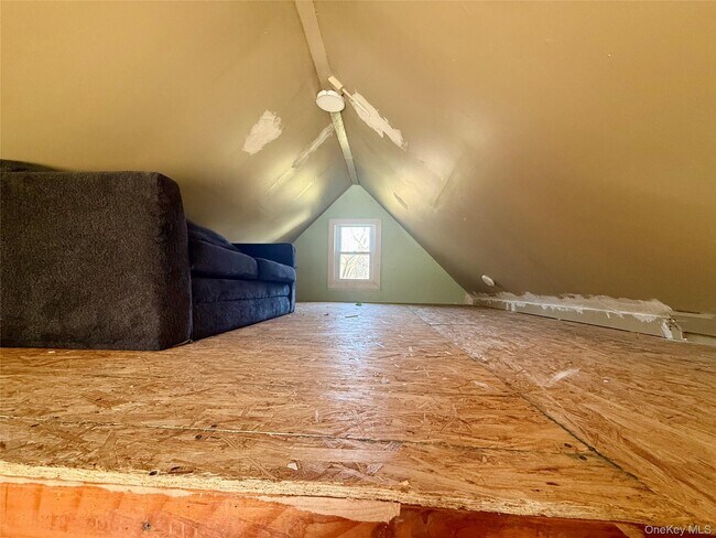 Building Photo - 1 Royal Acres Dr