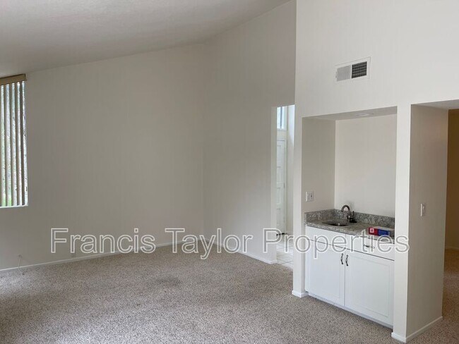 Building Photo - 7526 Jerez Ct