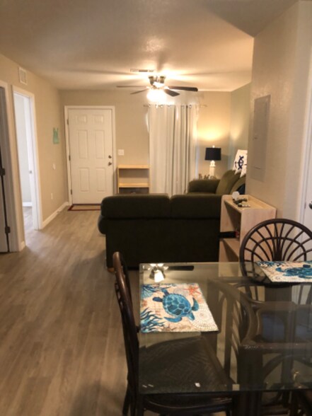 Building Photo - 9261 N Peachtree Way