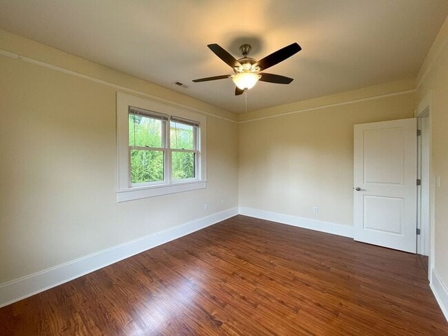 Building Photo - 56 Starnes Ave