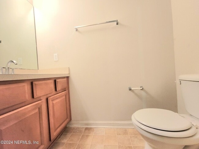 Building Photo - 915 Scrub Jay Dr