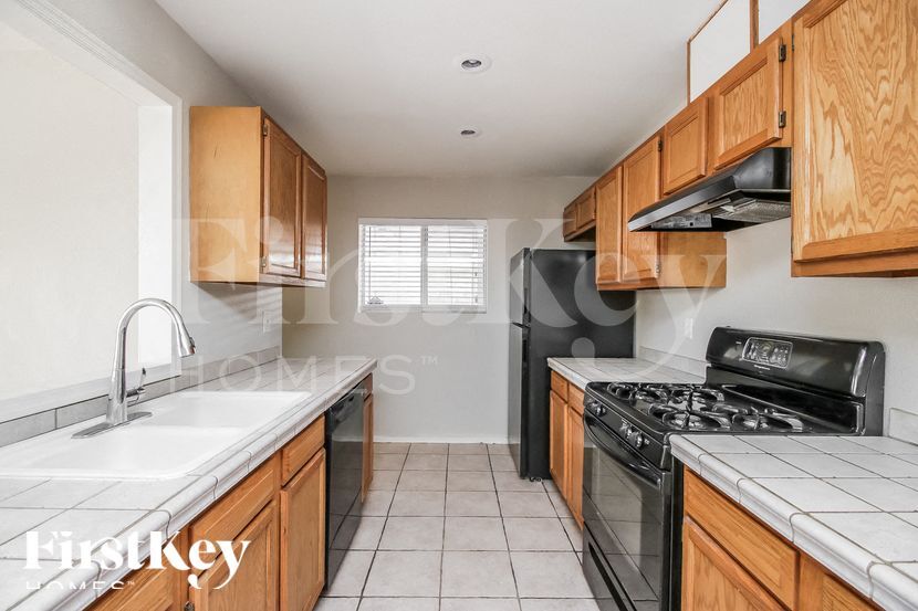 Building Photo - 2801 N 68th St