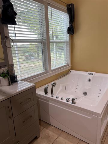 Building Photo - 7489 Red Bud Ln