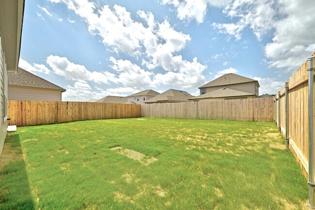 Building Photo - 216 Skipping Stone Run