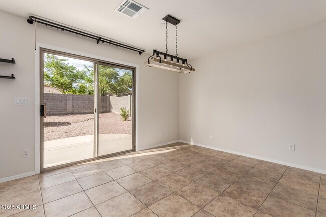 Building Photo - 6932 S Russet Sky Way