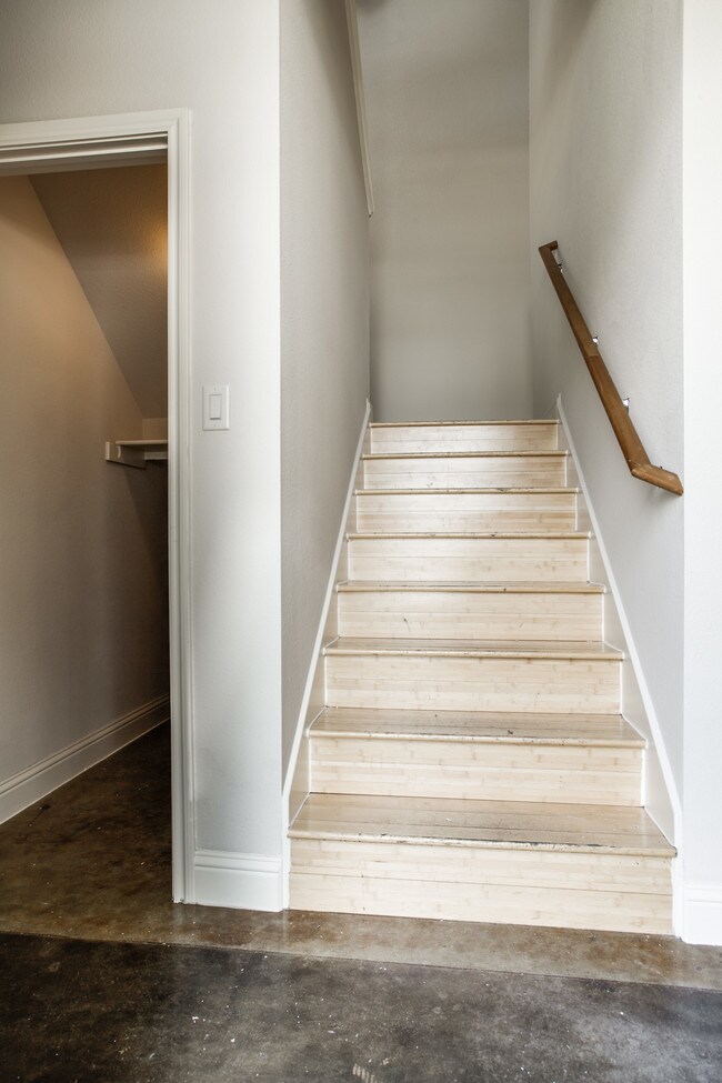 Building Photo - 3125 Waits Ave