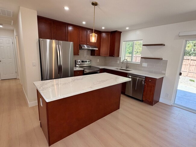 Building Photo - 10121 Craft Dr