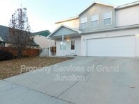 Building Photo - 3132 Shamrock Dr
