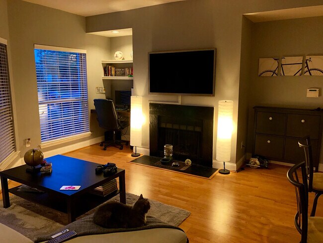 Building Photo - 3906 Penderview Dr