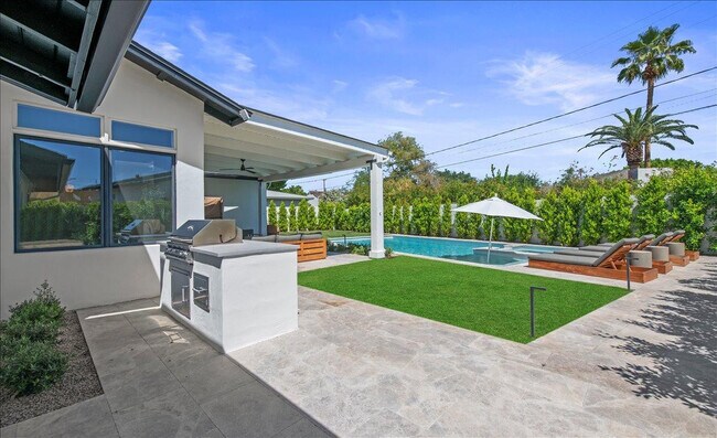 Building Photo - 3631 N 54th Ct