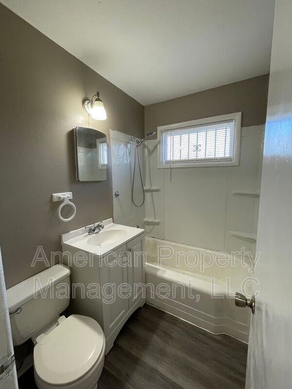 Building Photo - 2405 N Urbana Ave