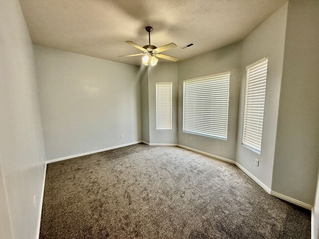 Building Photo - Adorable Home is Mirage Estates at Southgate