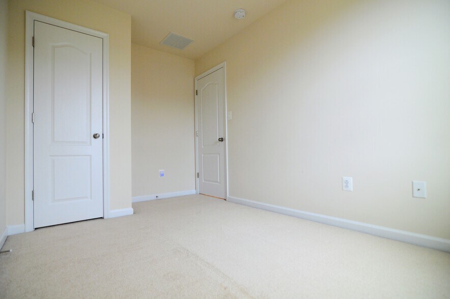Bedroom #2 with closet - 11696 Palm Desert Pl