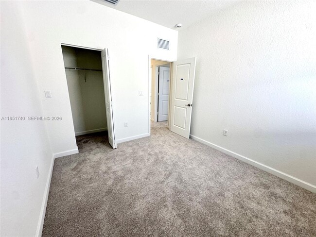 Building Photo - 2657 SE 24th Ct