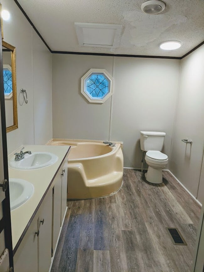 Building Photo - 3 Bedroom Mobile Home in Pelzer SC