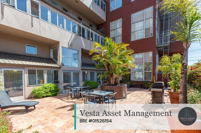 Building Photo - Spacious Designer Loft in One of San Francisco's Most Connected Neighborhoods