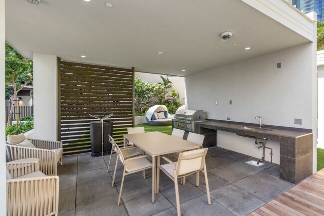 Building Photo - Sky Ala Moana West #2204 — 1BR/1BA/1PK — $...