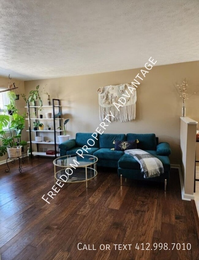 Building Photo - 353 Clavale St