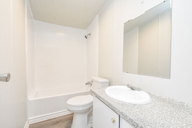 Building Photo - Double wide and magnificent Mobile Home in...