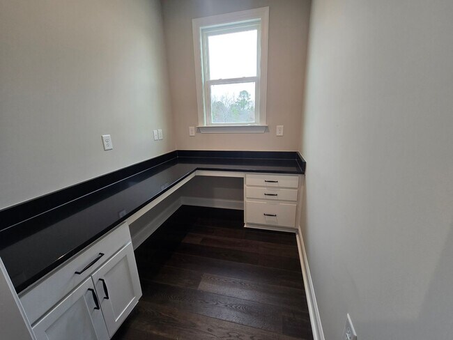 Building Photo - Better Than New in Holly Springs/Friendship – 4BR + Office!