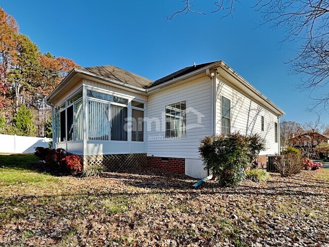 Building Photo - 4700 Greenfield Way Dr
